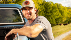 Image of Riley Green w/ Muscadine Bloodline